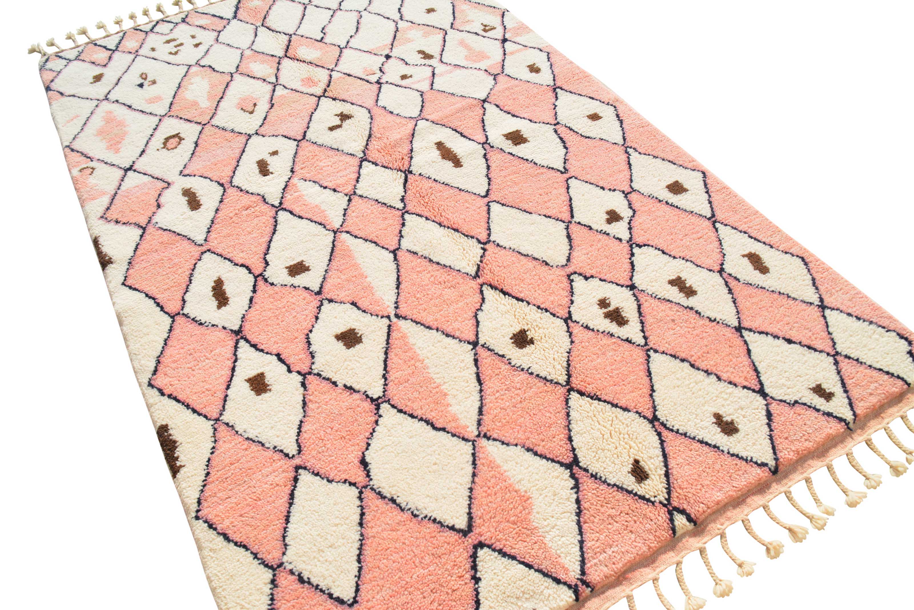 Embers (5'0" x 8'0") - Pink & Cream Tribal Diamond Lattice Azilal Rug - Image 5