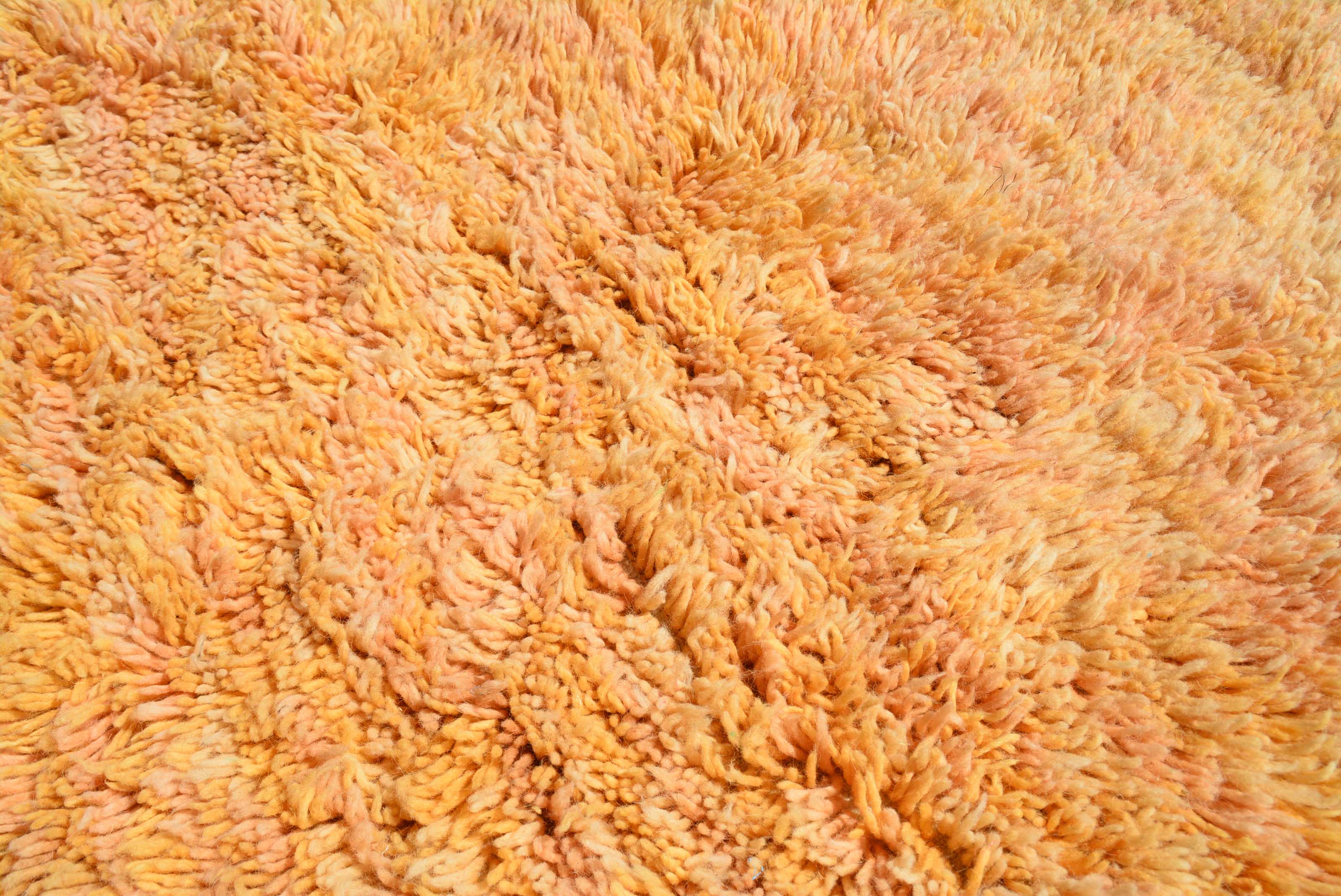Gleam (5'8" Round) - Radiant Golden Boujaad Rug - Hand-Dyed Wool - Image 2