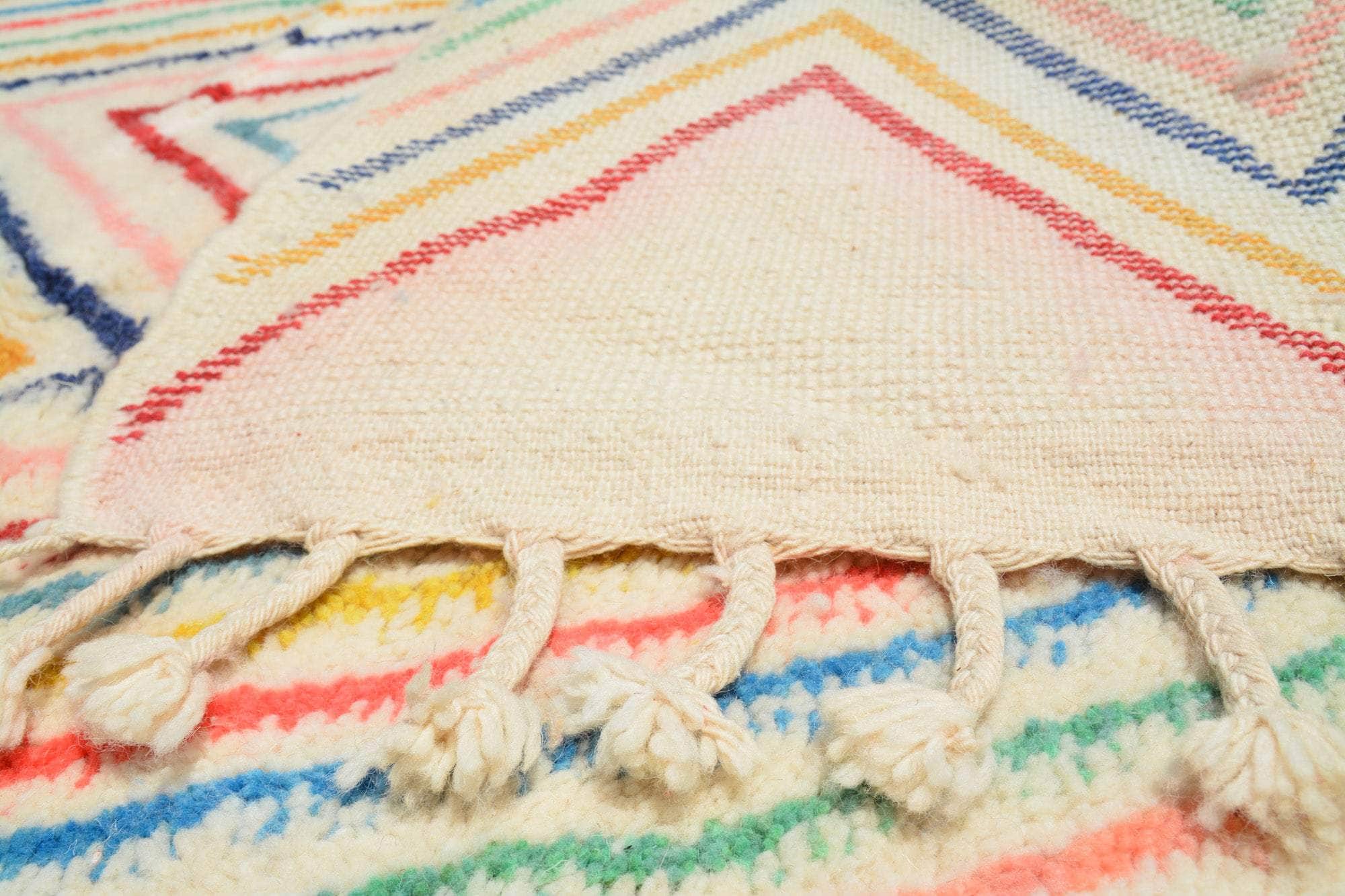 Quake (6'0" x 9'0") - Magical Rainbow Zigzag Berber Rug - Image 4
